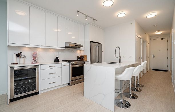 2705 1189 Melville Street Coal Harbour