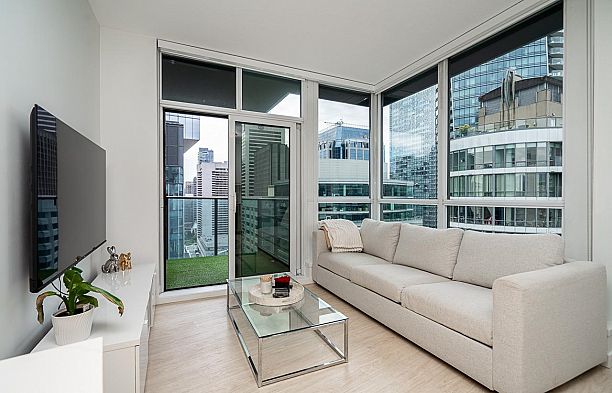 2705 1189 Melville Street Coal Harbour