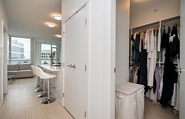 2705 1189 Melville Street Coal Harbour