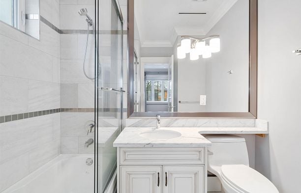 2216 W 21st Avenue Arbutus