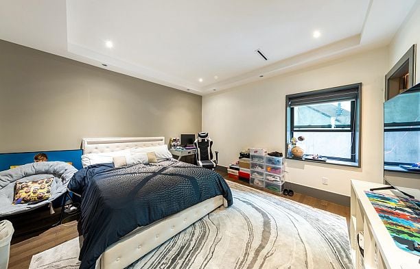 3521 Puget Drive Arbutus