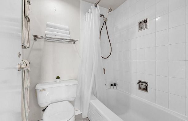 512 4900 Cartier Street Shaughnessy