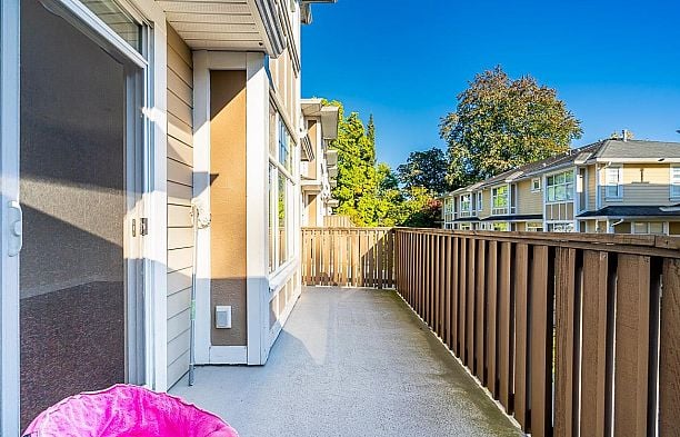 980 W 58th Avenue South Cambie