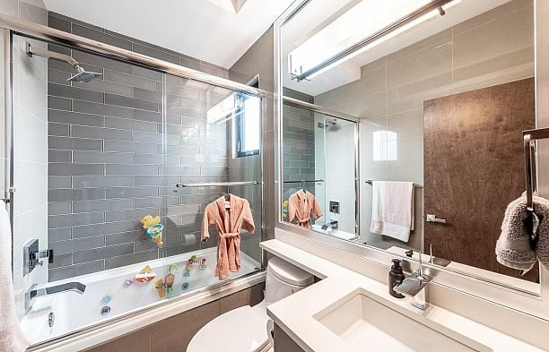 3521 Puget Drive Arbutus