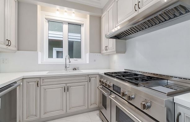 2216 W 21st Avenue Arbutus