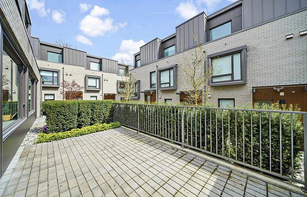 6816 Oak Street South Cambie