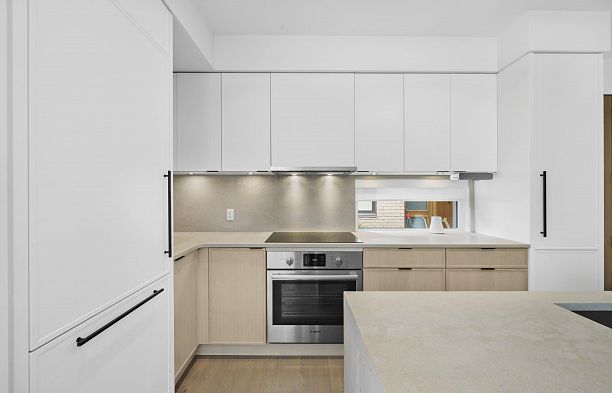 6816 Oak Street South Cambie