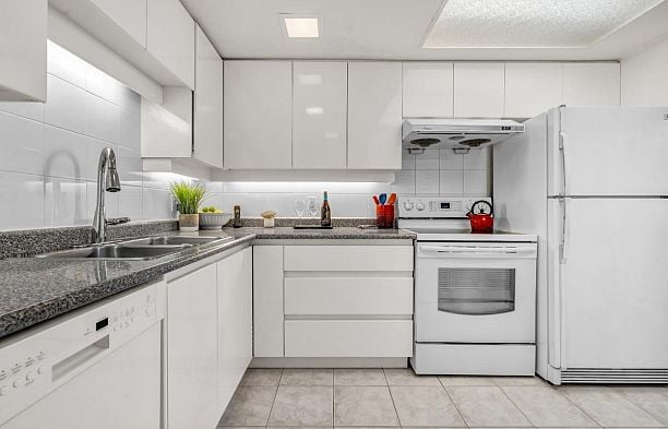 512 4900 Cartier Street Shaughnessy