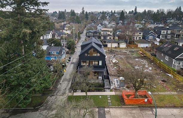 2 3620 W 20th Avenue Dunbar