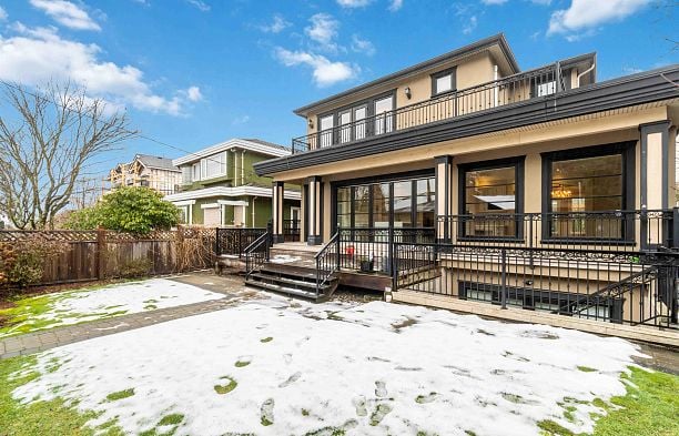2216 W 21st Avenue Arbutus