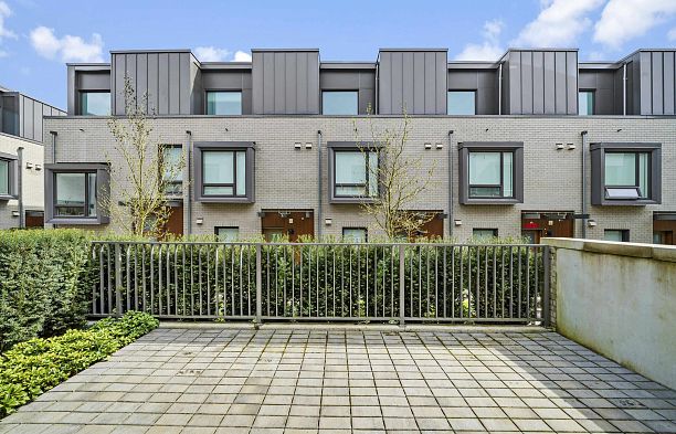 6816 Oak Street South Cambie