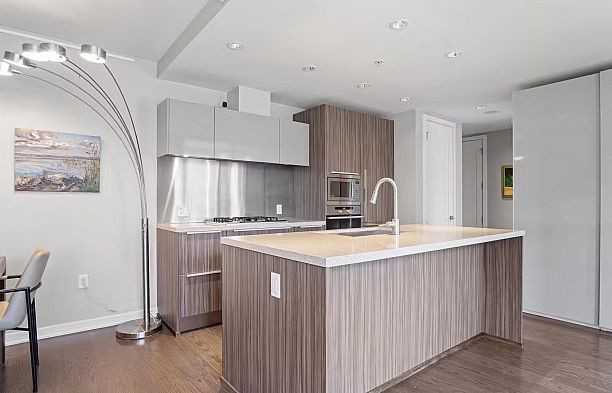 709 77 Walter Hardwick Avenue False Creek