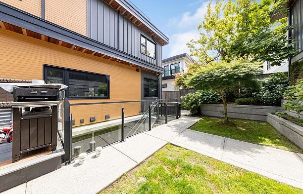 3521 Puget Drive Arbutus
