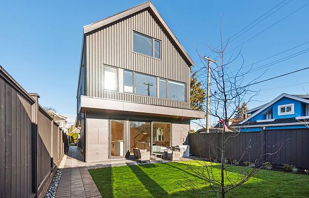2 3620 W 20th Avenue Dunbar