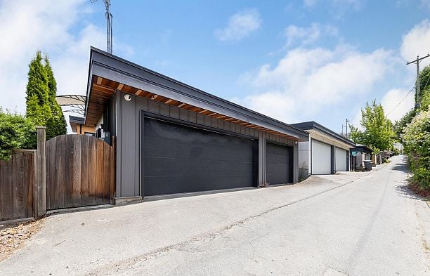 3521 Puget Drive Arbutus
