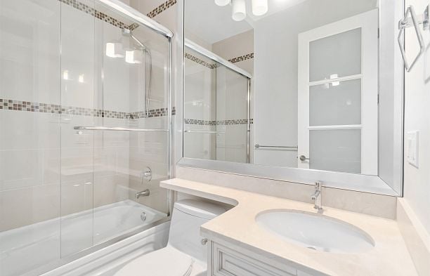 2216 W 21st Avenue Arbutus