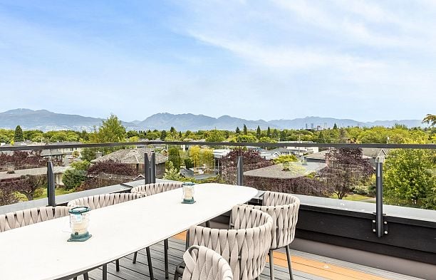 3521 Puget Drive Arbutus