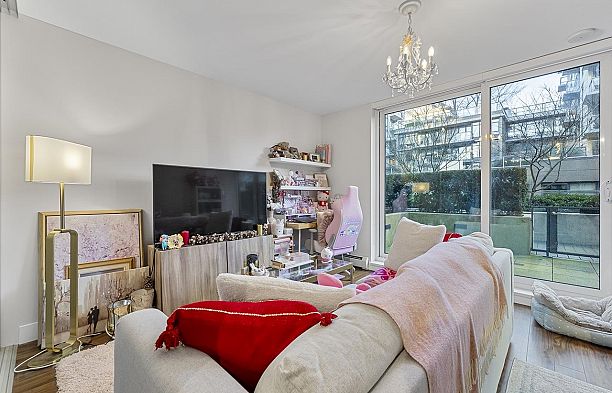 219 159 W 2nd Avenue False Creek