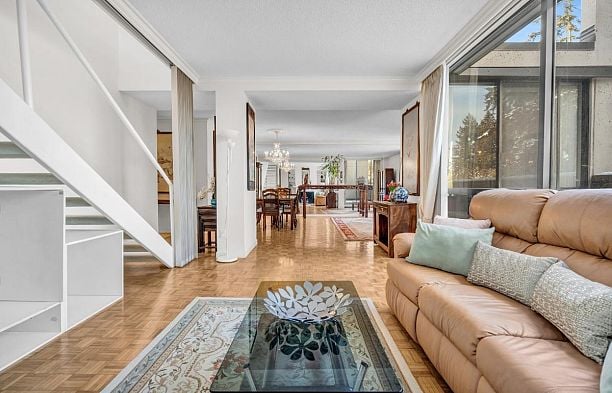 512 4900 Cartier Street Shaughnessy