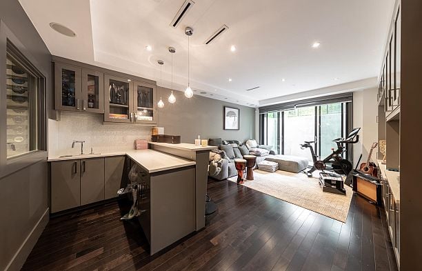 3521 Puget Drive Arbutus