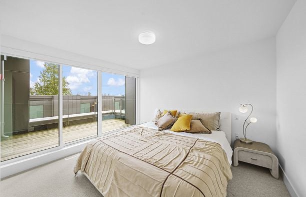 6816 Oak Street South Cambie