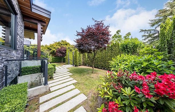 3521 Puget Drive Arbutus