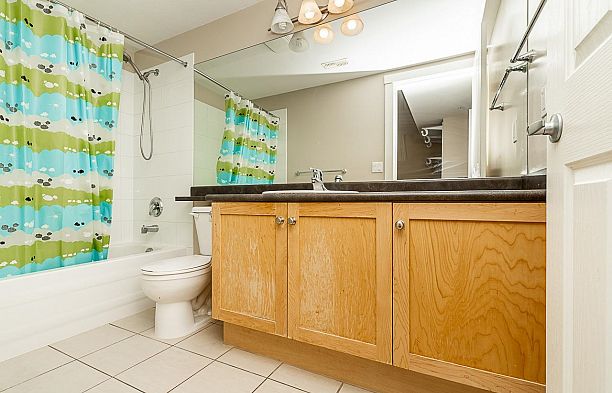 980 W 58th Avenue South Cambie