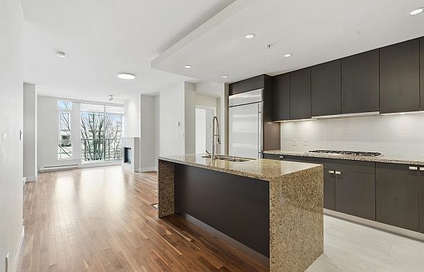 305 6080 Iona Drive University VW