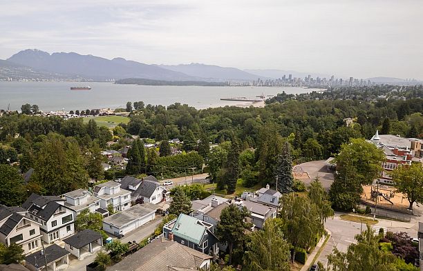 4409 West 5th Avenue Point Grey