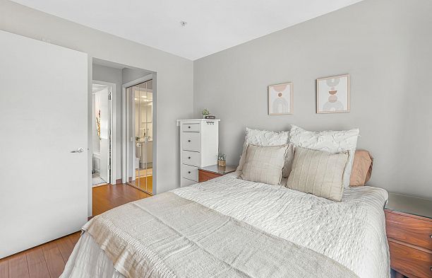 402 3161 W 4th Avenue Kitsilano