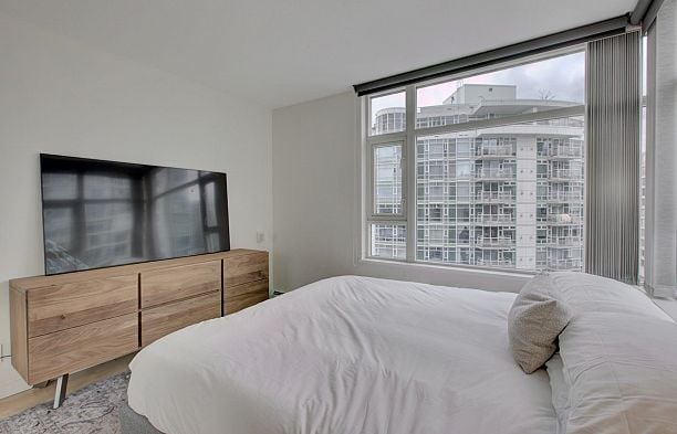 1205 1199 Marinaside Crescent Yaletown
