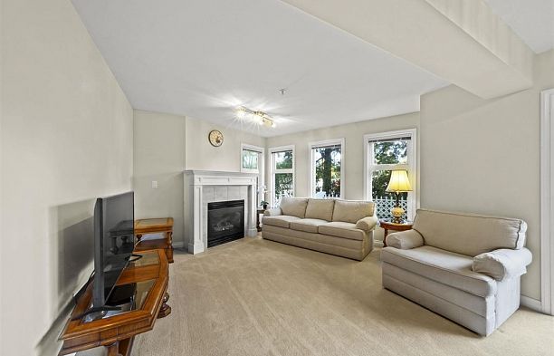 101 988 W 54th Avenue South Cambie