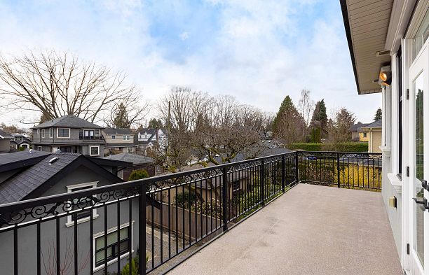 2984 W 31st Avenue MacKenzie Heights