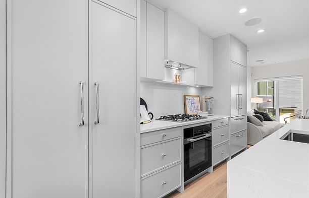 557 W 26th Avenue Cambie
