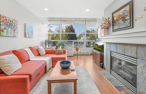 402 3161 W 4th Avenue Kitsilano