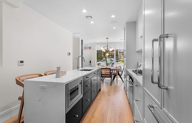 557 W 26th Avenue Cambie