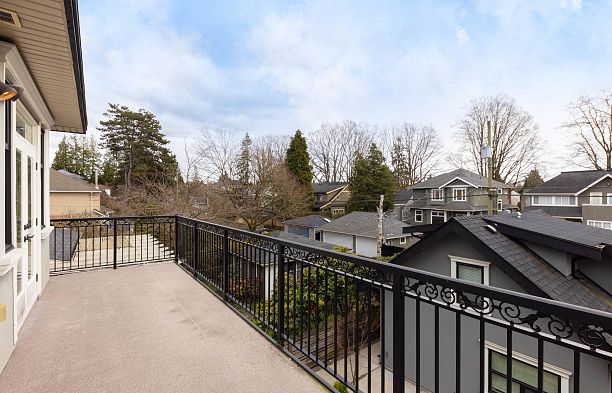 2984 W 31st Avenue MacKenzie Heights