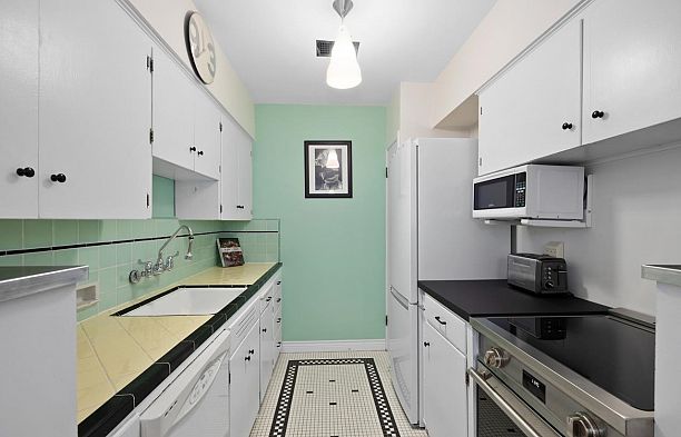 204 1565 Burnaby Street West End VW