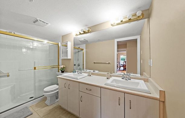 101 988 W 54th Avenue South Cambie