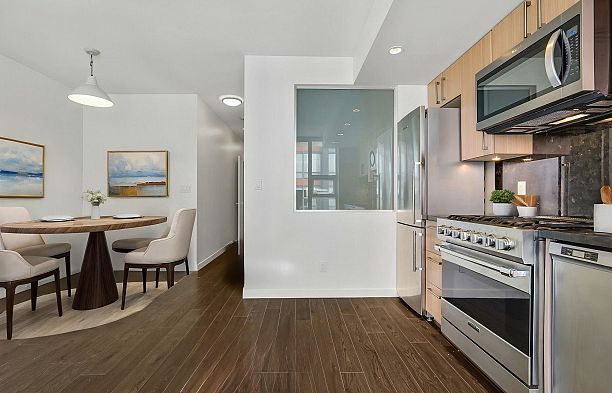 603 1708 Columbia Street False Creek