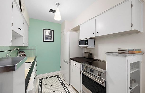 204 1565 Burnaby Street West End VW