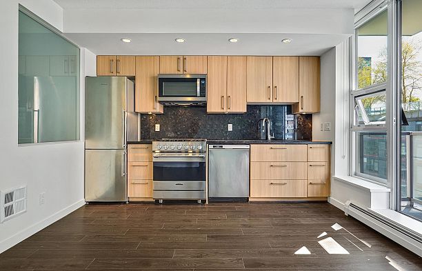603 1708 Columbia Street False Creek
