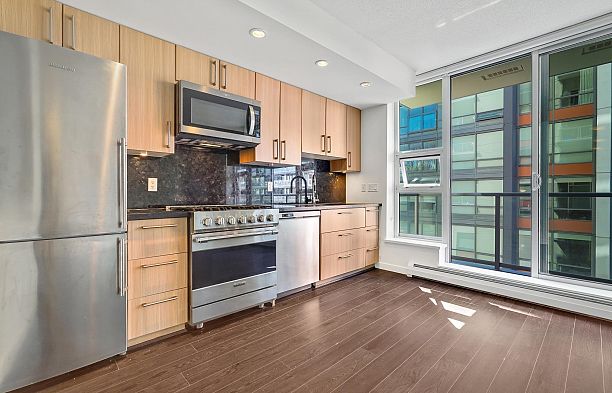 603 1708 Columbia Street False Creek