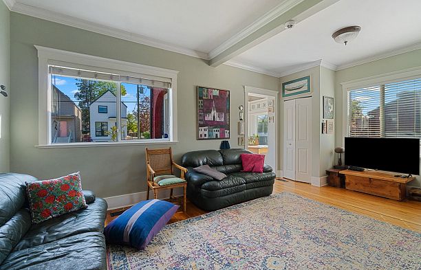 19 E 26th Avenue Main