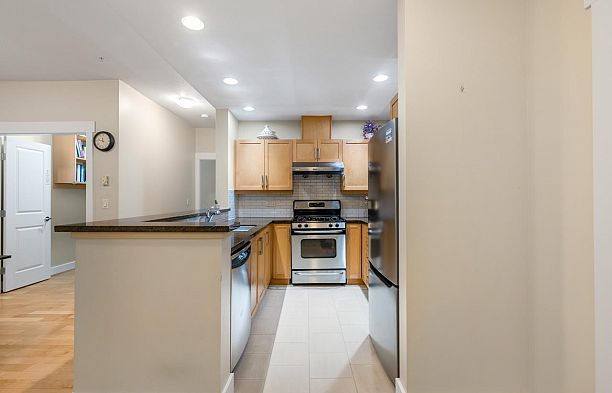 312 6328 Larkin Drive University VW