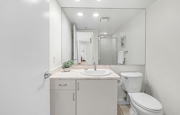 402 3161 W 4th Avenue Kitsilano