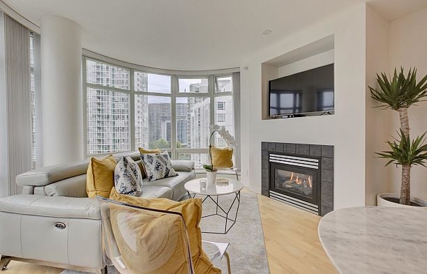 1205 1199 Marinaside Crescent Yaletown