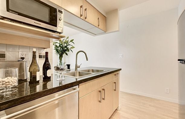 1205 1199 Marinaside Crescent Yaletown