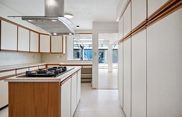 4409 West 5th Avenue Point Grey