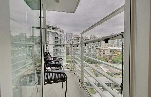 1205 1199 Marinaside Crescent Yaletown